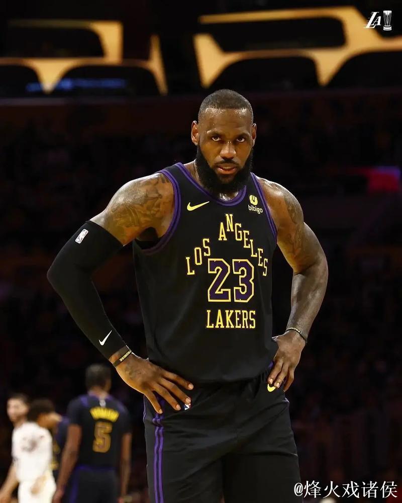 杜兰特狂砍30分詹姆斯手感冰凉 湖人负太阳三连胜终结