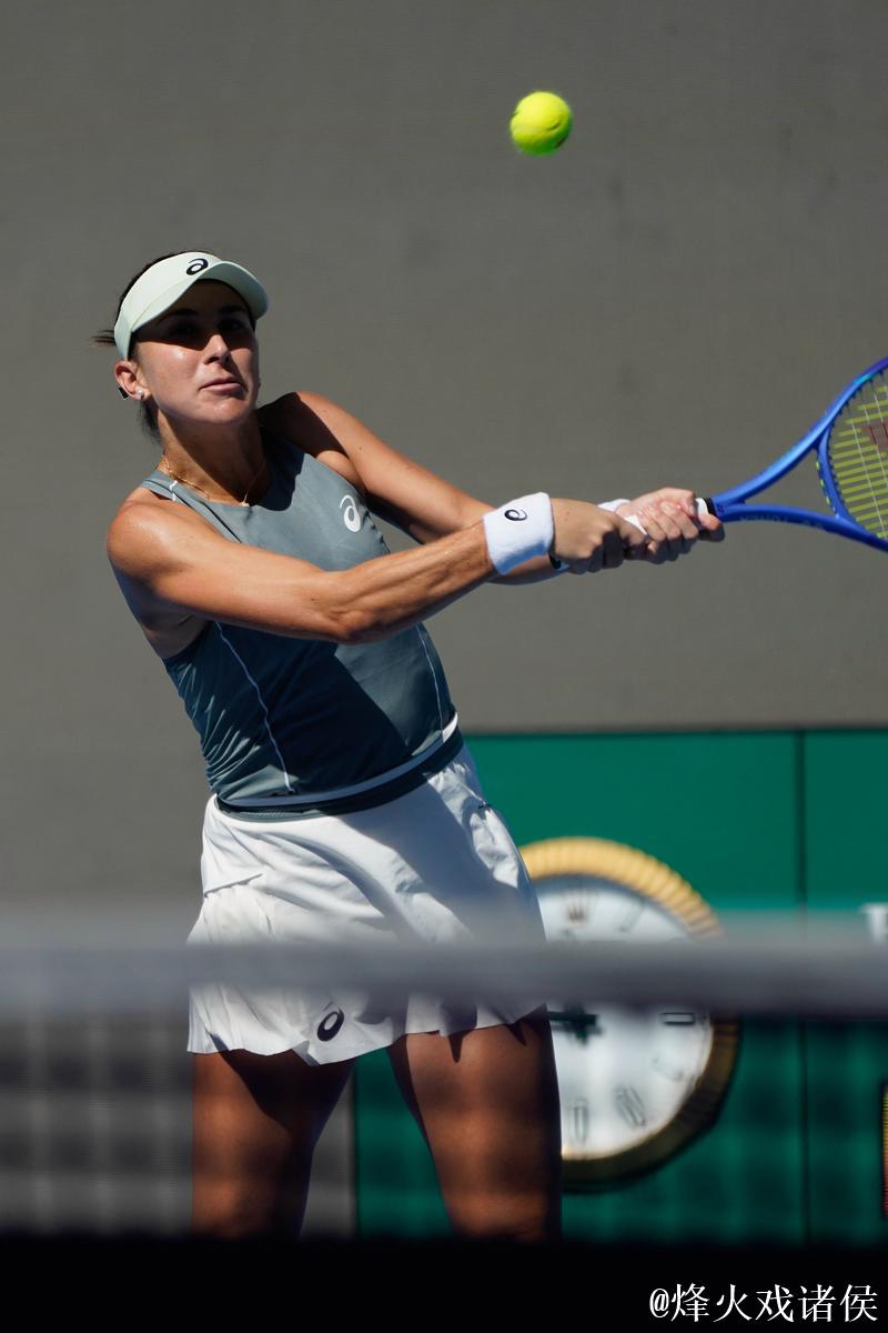 高芙2-1逆转本西奇 中网九连胜晋级女单八强