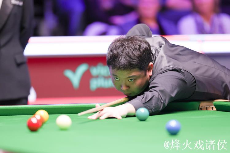 斯诺克英锦赛:张安达6-2战胜赵心童 连续三年挺进八强 斯诺克英锦赛:张安达6-2战胜赵心童 连续三年挺进八强